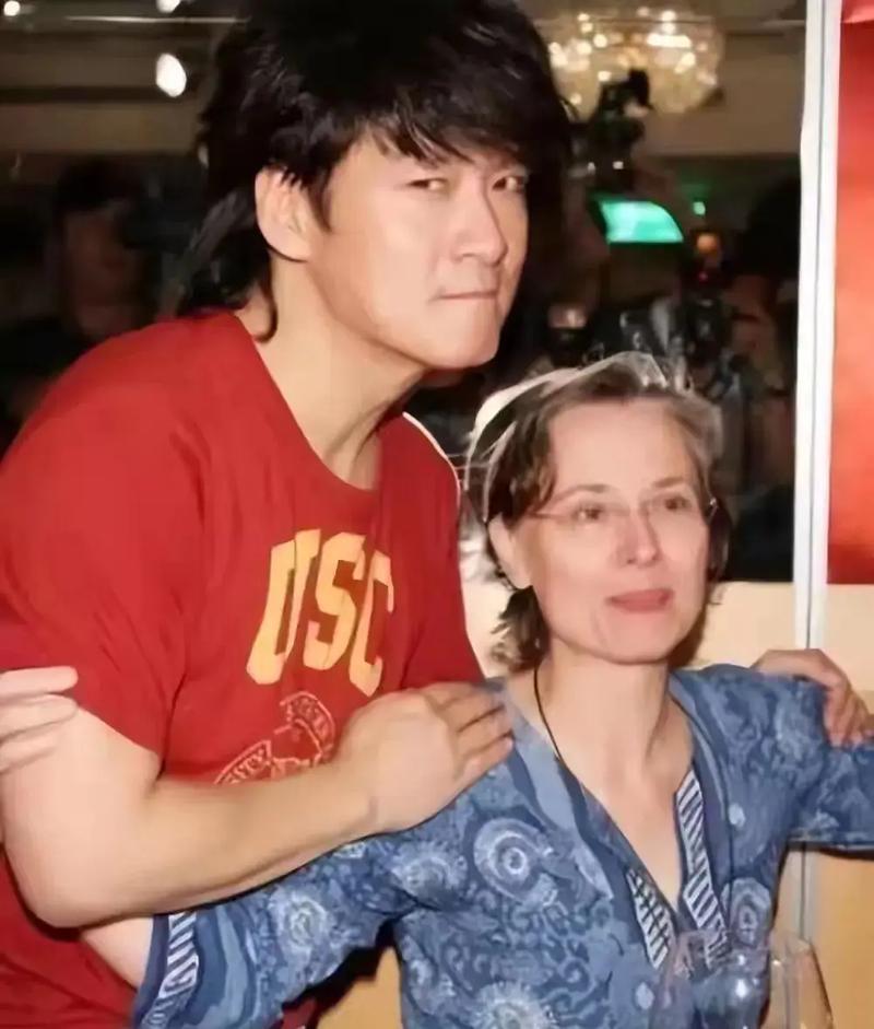 2025新澳门历史开奖查询和周华健儿子结婚与周华健儿子结婚照片和结婚照