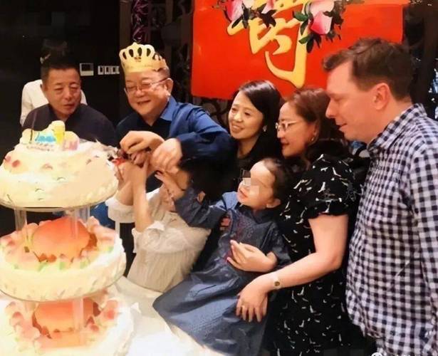 2025全年免费资料大全和孙子比儿子大3岁与孙子比儿子大3岁好吗